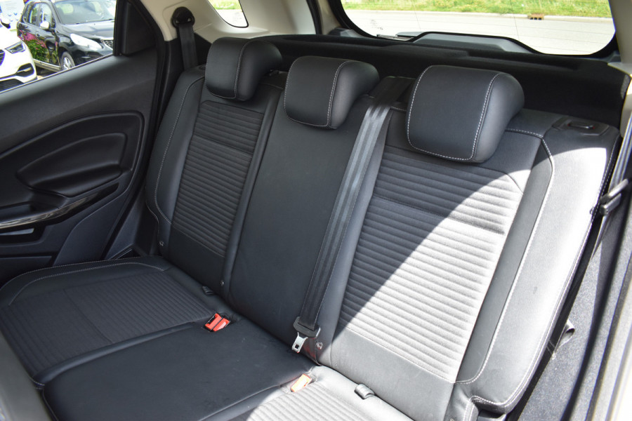 Ford EcoSport 1.0 EcoBoost Titanium Automaat / Camera / Carplay / Keyless / Trekhaak / Navi / Winter Pack /