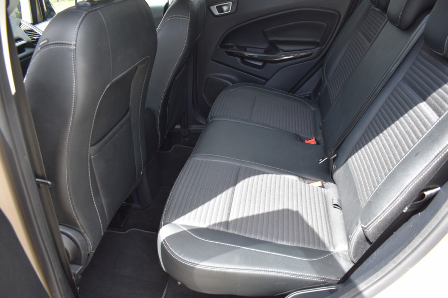 Ford EcoSport 1.0 EcoBoost Titanium Automaat / Camera / Carplay / Keyless / Trekhaak / Navi / Winter Pack /