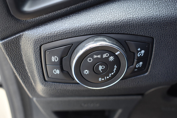 Ford EcoSport 1.0 EcoBoost Titanium Automaat / Camera / Carplay / Keyless / Trekhaak / Navi / Winter Pack /