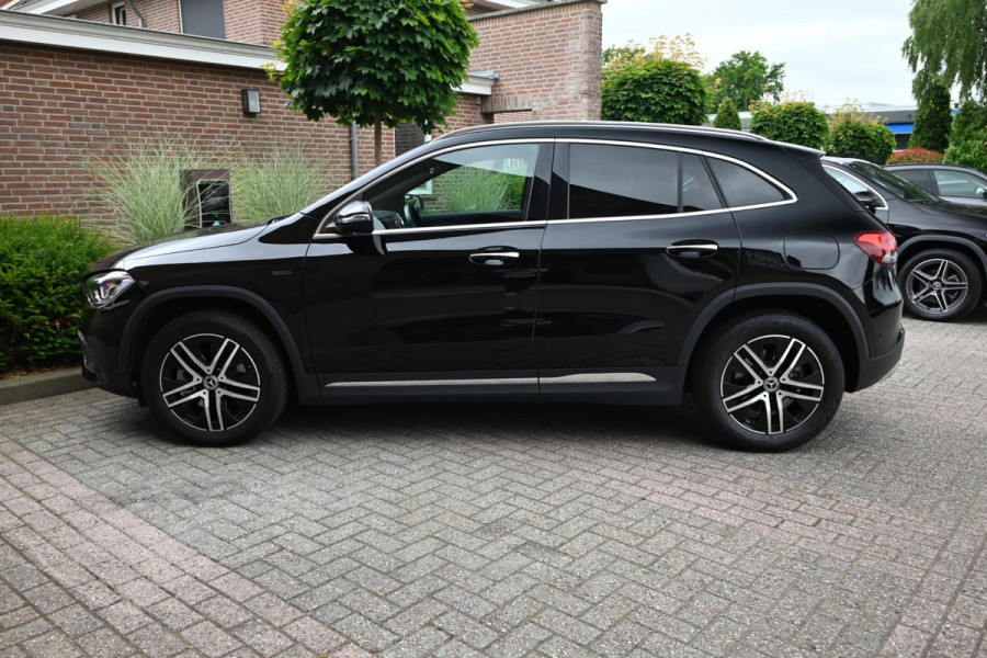 Mercedes-Benz GLA 250 e Progressive 218 PK Dealer o.h Widescreen Camera Elek Klep 18''