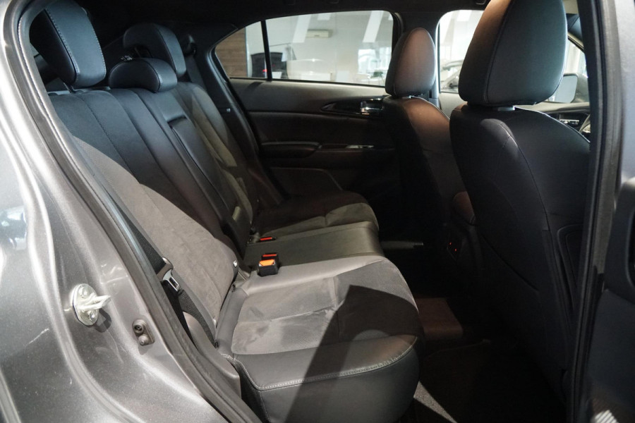 Mitsubishi Eclipse Cross 2.4 PHEV First Edition + HEAD-UP /  360 CAMERA /