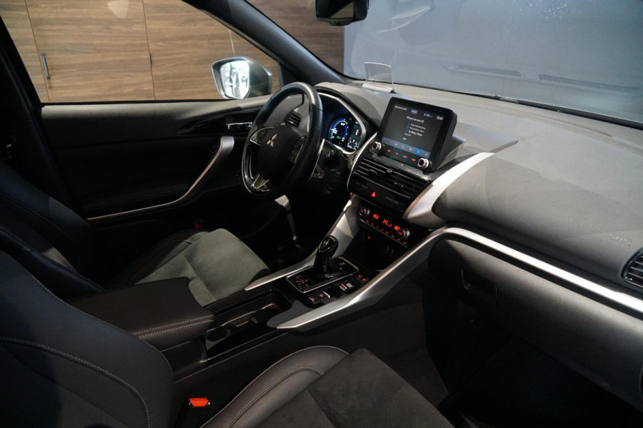 Mitsubishi Eclipse Cross 2.4 PHEV First Edition + HEAD-UP /  360 CAMERA /