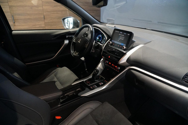 Mitsubishi Eclipse Cross 2.4 PHEV First Edition + HEAD-UP /  360 CAMERA /
