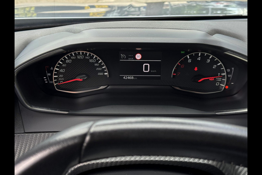 Peugeot 2008 1.2 PureTech Allure 131PK - Navigatie I LED/PDC I Achteruitrij camera I Airco I Sport velgen I Dealer onderhouden