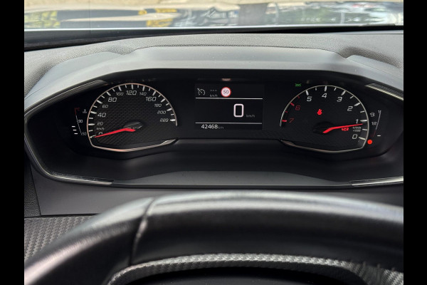 Peugeot 2008 1.2 PureTech Allure 131PK - Navigatie I LED/PDC I Achteruitrij camera I Airco I Sport velgen I Dealer onderhouden
