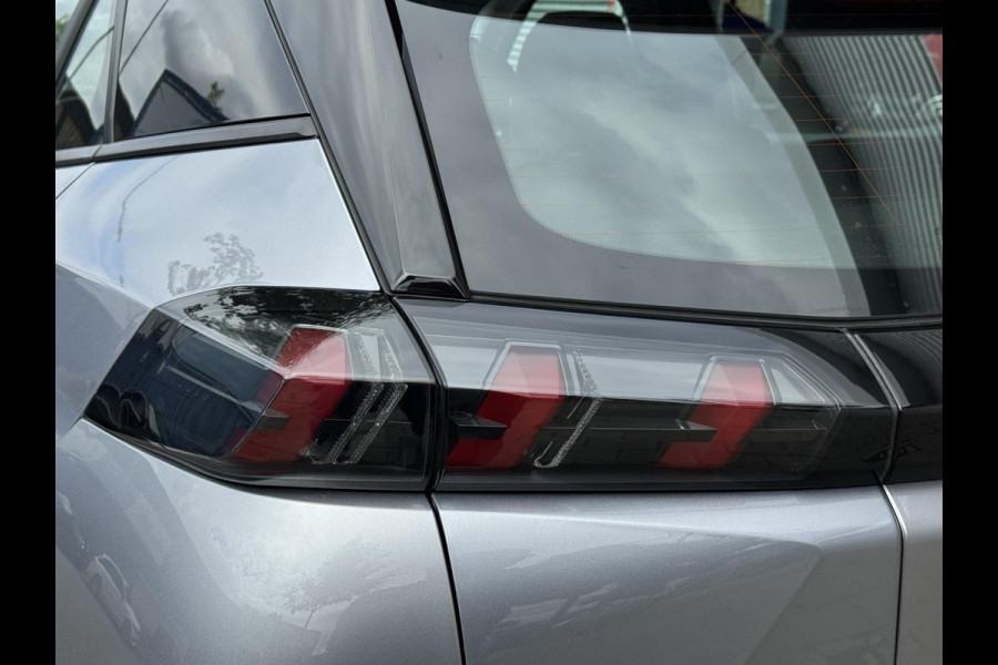 Peugeot 2008 1.2 PureTech Allure 131PK - Navigatie I LED/PDC I Achteruitrij camera I Airco I Sport velgen I Dealer onderhouden