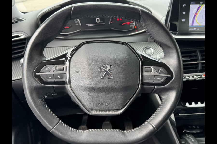 Peugeot 2008 1.2 PureTech Allure 131PK - Navigatie I LED/PDC I Achteruitrij camera I Airco I Sport velgen I Dealer onderhouden