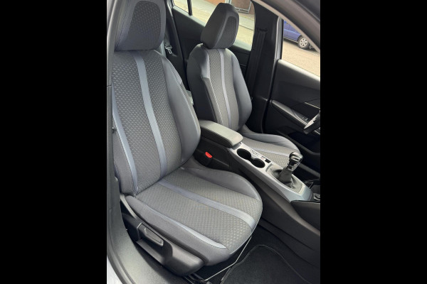 Peugeot 2008 1.2 PureTech Allure 131PK - Navigatie I LED/PDC I Achteruitrij camera I Airco I Sport velgen I Dealer onderhouden