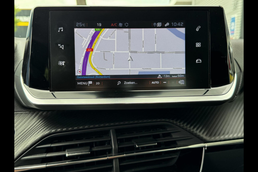 Peugeot 2008 1.2 PureTech Allure 131PK - Navigatie I LED/PDC I Achteruitrij camera I Airco I Sport velgen I Dealer onderhouden