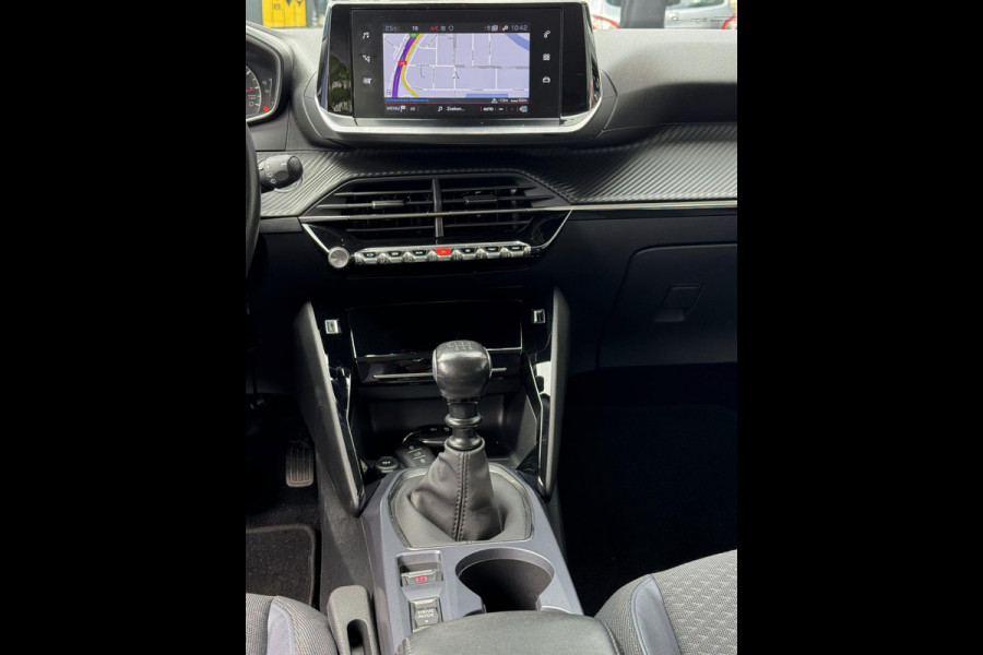 Peugeot 2008 1.2 PureTech Allure 131PK - Navigatie I LED/PDC I Achteruitrij camera I Airco I Sport velgen I Dealer onderhouden