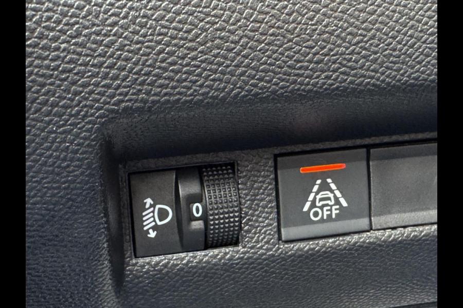 Peugeot 2008 1.2 PureTech Allure 131PK - Navigatie I LED/PDC I Achteruitrij camera I Airco I Sport velgen I Dealer onderhouden