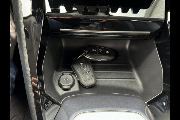Peugeot 2008 1.2 PureTech Allure 131PK - Navigatie I LED/PDC I Achteruitrij camera I Airco I Sport velgen I Dealer onderhouden