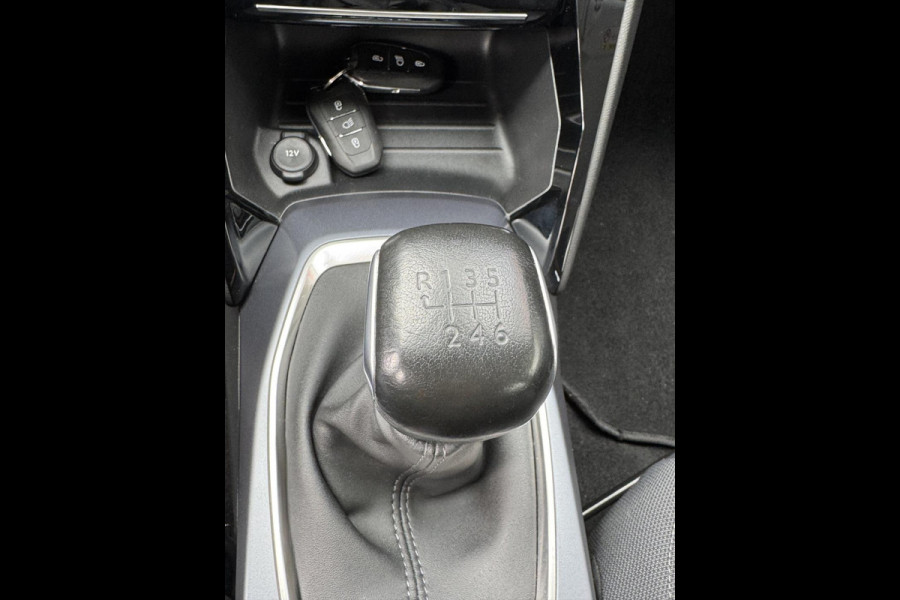 Peugeot 2008 1.2 PureTech Allure 131PK - Navigatie I LED/PDC I Achteruitrij camera I Airco I Sport velgen I Dealer onderhouden