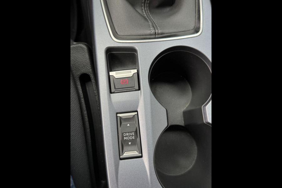 Peugeot 2008 1.2 PureTech Allure 131PK - Navigatie I LED/PDC I Achteruitrij camera I Airco I Sport velgen I Dealer onderhouden