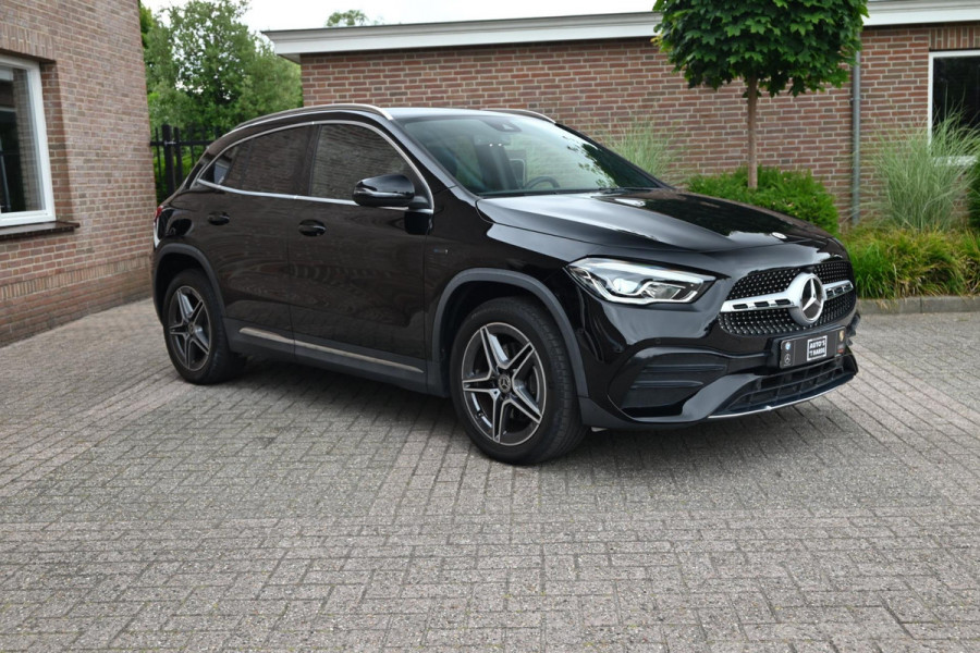 Mercedes-Benz GLA 250 e Business Solution AMG Limited 1e Eig 218 PK Widescreen Sfeerverlichting Camera 19''