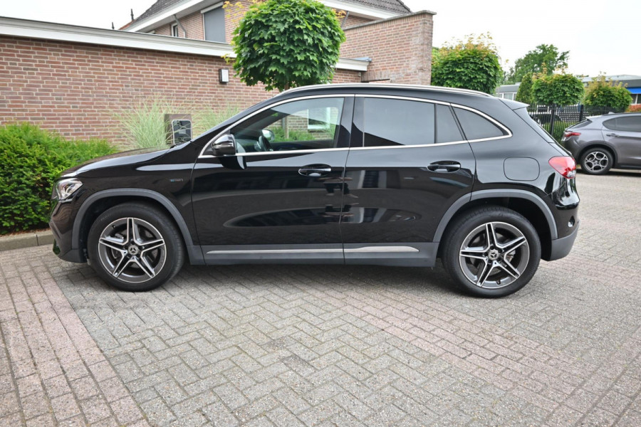 Mercedes-Benz GLA 250 e Business Solution AMG Limited 1e Eig 218 PK Widescreen Sfeerverlichting Camera 19''