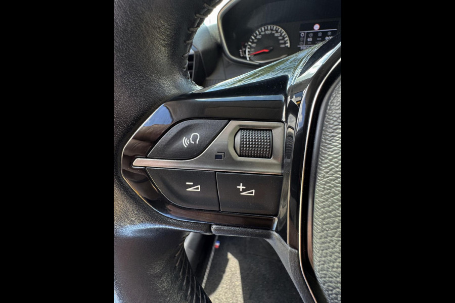 Peugeot 208 1.2 PureTech Active Pack - Apple CarPlay / Navigatie I Airco I LED I PDC I 35.000 KM -Dealer onderhouden