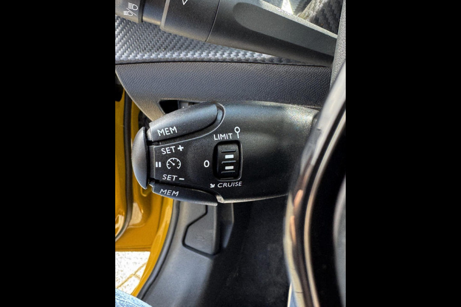 Peugeot 208 1.2 PureTech Active Pack - Apple CarPlay / Navigatie I Airco I LED I PDC I 35.000 KM -Dealer onderhouden
