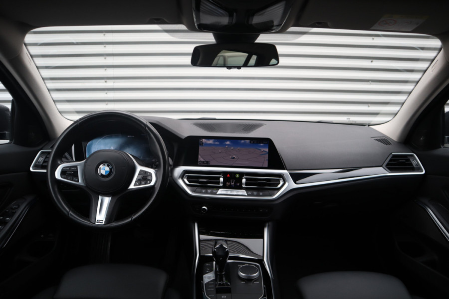 BMW 3 Serie Touring 330e Business Edition Plus Harman Kardon / Camera / Trekhaak /
