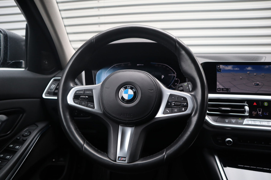 BMW 3 Serie Touring 330e Business Edition Plus Harman Kardon / Camera / Trekhaak /