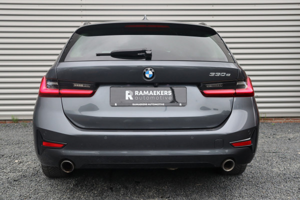 BMW 3 Serie Touring 330e Business Edition Plus Harman Kardon / Camera / Trekhaak /