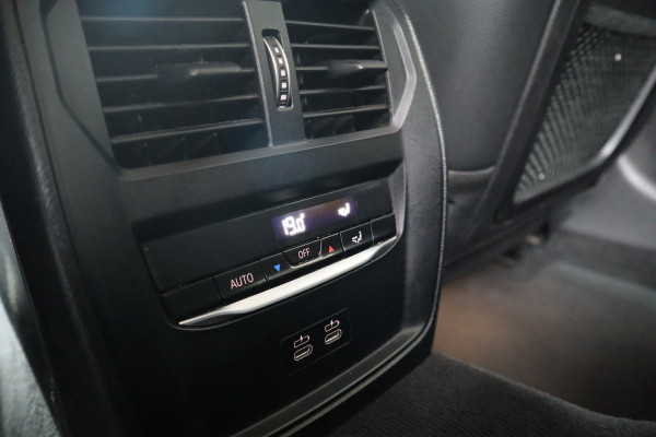 BMW 3 Serie Touring 330e Business Edition Plus Harman Kardon / Camera / Trekhaak /