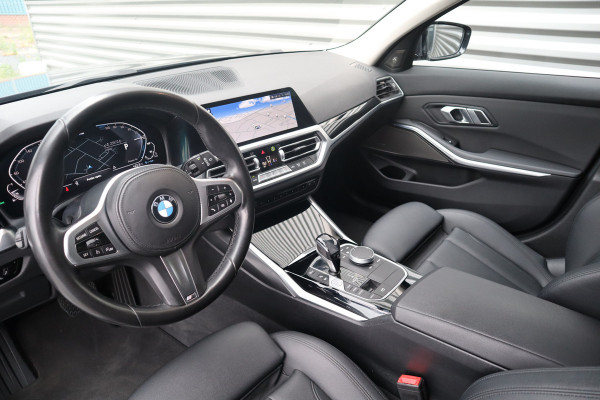 BMW 3 Serie Touring 330e Business Edition Plus Harman Kardon / Camera / Trekhaak /