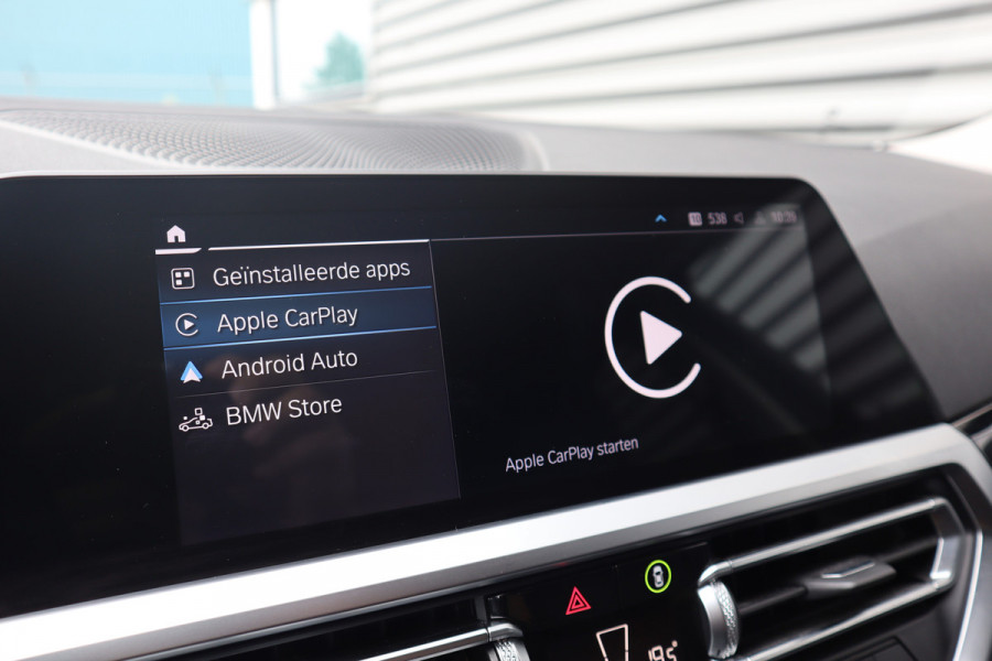 BMW 3 Serie Touring 330e Business Edition Plus Harman Kardon / Camera / Trekhaak /