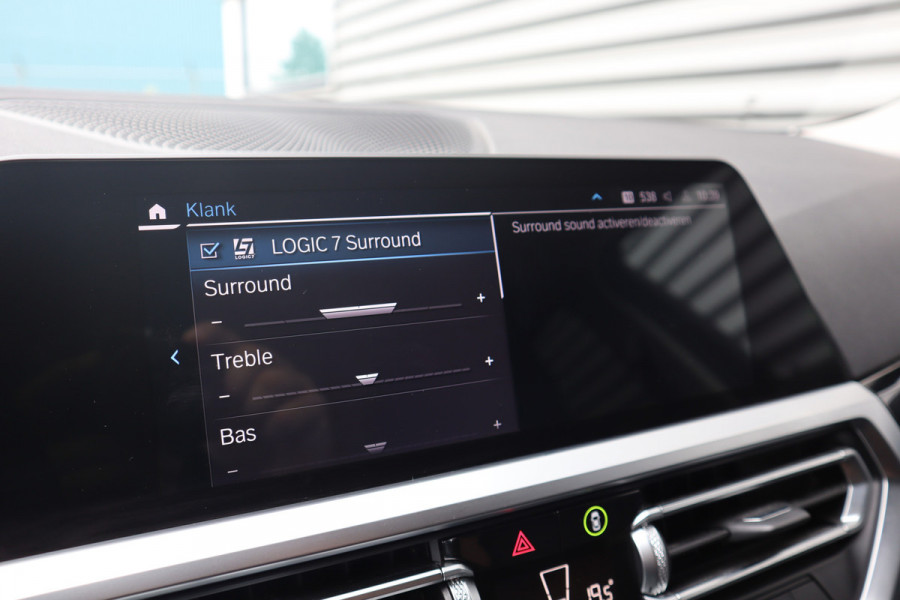 BMW 3 Serie Touring 330e Business Edition Plus Harman Kardon / Camera / Trekhaak /