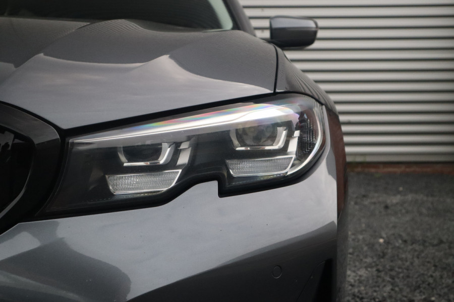 BMW 3 Serie Touring 330e Business Edition Plus Harman Kardon / Camera / Trekhaak /