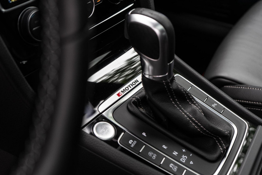 Volkswagen Golf 2.0 TSI 4Motion R Pano / Dyn / DCC