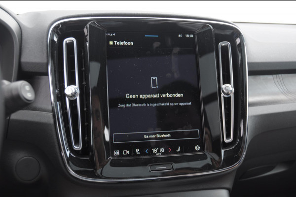 Volvo XC40 232PK Automaat Recharge Ultimate 70 KwH / Trekhaak / Adaptieve cruise control / BLIS / Parkeersensoren met 360 camera / Elektrische stoelen / Apple carplay / elektrische achterklep / Harman kardon audio