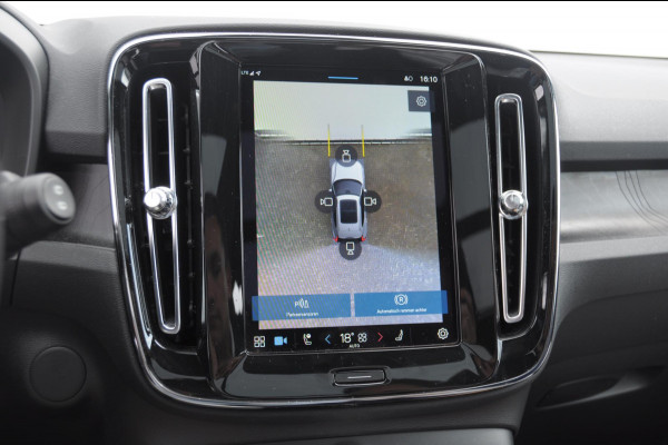 Volvo XC40 232PK Automaat Recharge Ultimate 70 KwH / Trekhaak / Adaptieve cruise control / BLIS / Parkeersensoren met 360 camera / Elektrische stoelen / Apple carplay / elektrische achterklep / Harman kardon audio