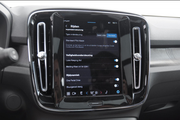 Volvo XC40 232PK Automaat Recharge Ultimate 70 KwH / Trekhaak / Adaptieve cruise control / BLIS / Parkeersensoren met 360 camera / Elektrische stoelen / Apple carplay / elektrische achterklep / Harman kardon audio