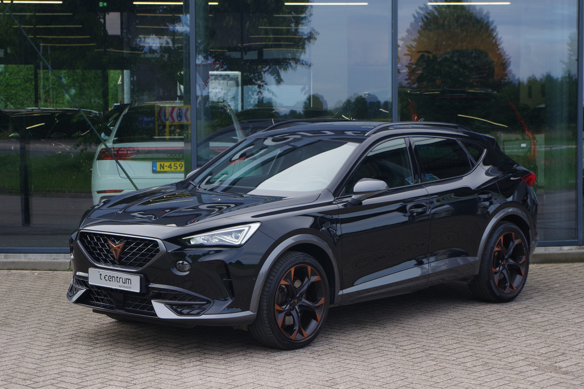 CUPRA Formentor 1.4 e-Hybrid VZ 245 PK Copper Edition PHEV, Carplay, Groot-Navigatie, Adap. Cruise Control CUPRA Formentor 1.4 e-Hybrid VZ 245 PK Copper Edition PHEV, Carplay, Groot-Navigatie, Adap. Cruise Control