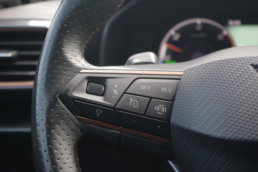 CUPRA Formentor 1.4 e-Hybrid VZ 245 PK Copper Edition PHEV, Carplay, Groot-Navigatie, Adap. Cruise Control