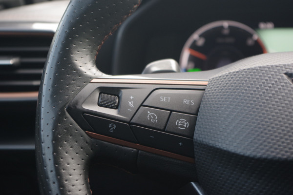 CUPRA Formentor 1.4 e-Hybrid VZ 245 PK Copper Edition PHEV, Carplay, Groot-Navigatie, Adap. Cruise Control