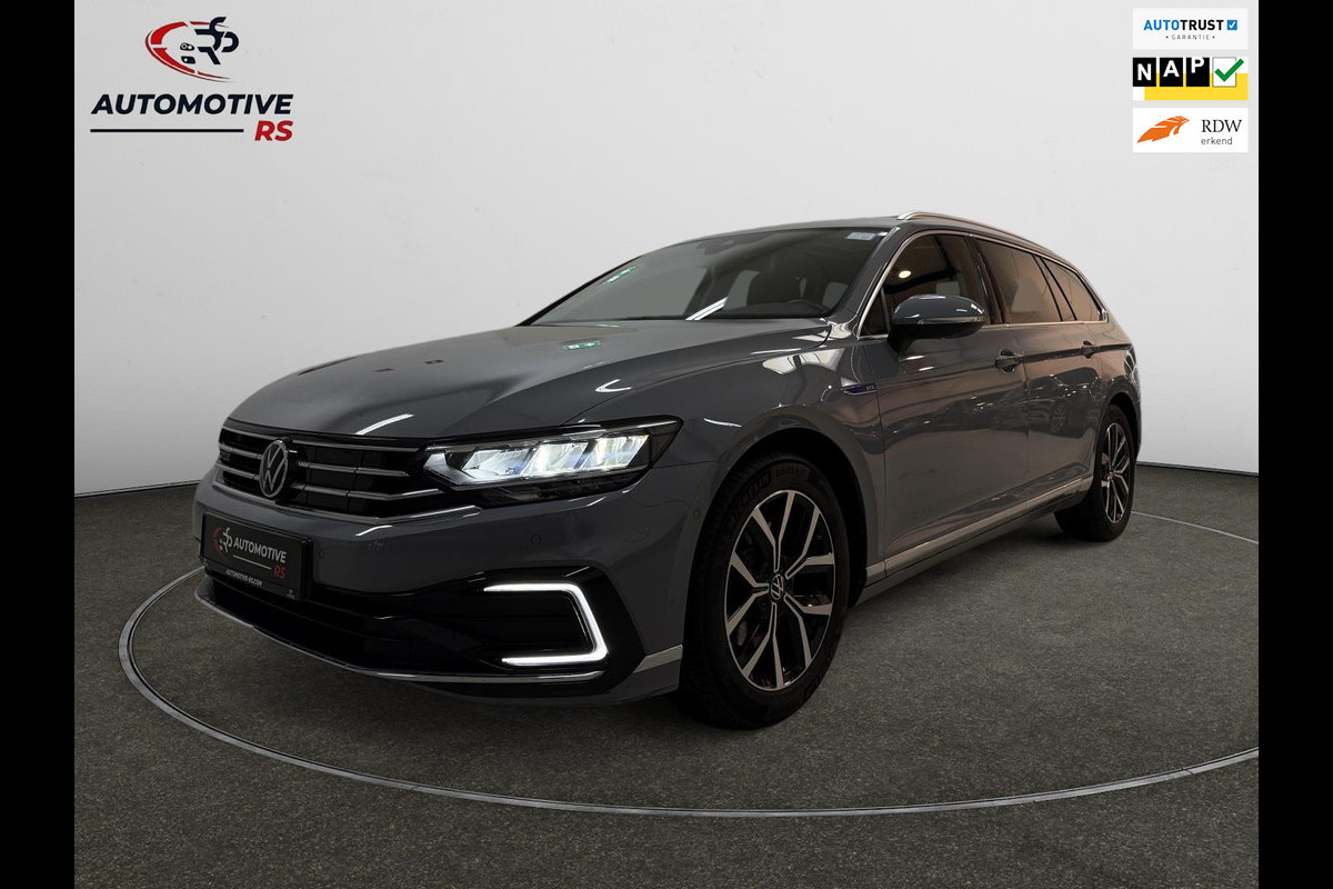 Volkswagen Passat Variant 1.4 TSI Hybride 218PK DSG|Pano|Nardo Grey Trekhaak|Navi|Virtual Cockpit|Carplay Volkswagen Passat Variant 1.4 TSI Hybride 218PK DSG|Pano|Nardo Grey Trekhaak|Navi|Virtual Cockpit|Carplay
