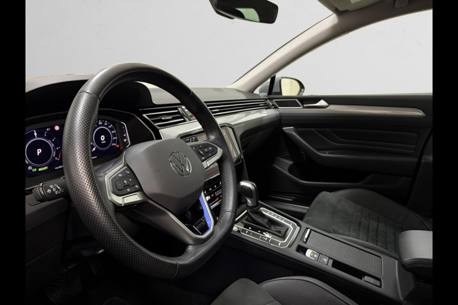 Volkswagen Passat Variant 1.4 TSI Hybride 218PK DSG|Pano|Nardo Grey Trekhaak|Navi|Virtual Cockpit|Carplay