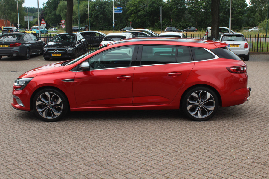 Renault MEGANE Estate 1.2 TCe GT-Line / Trekhaak / Camera / Bose / Keyless / 17'' / Navigatie / Getint glas / Dodehoek / DAB / Cruise Control