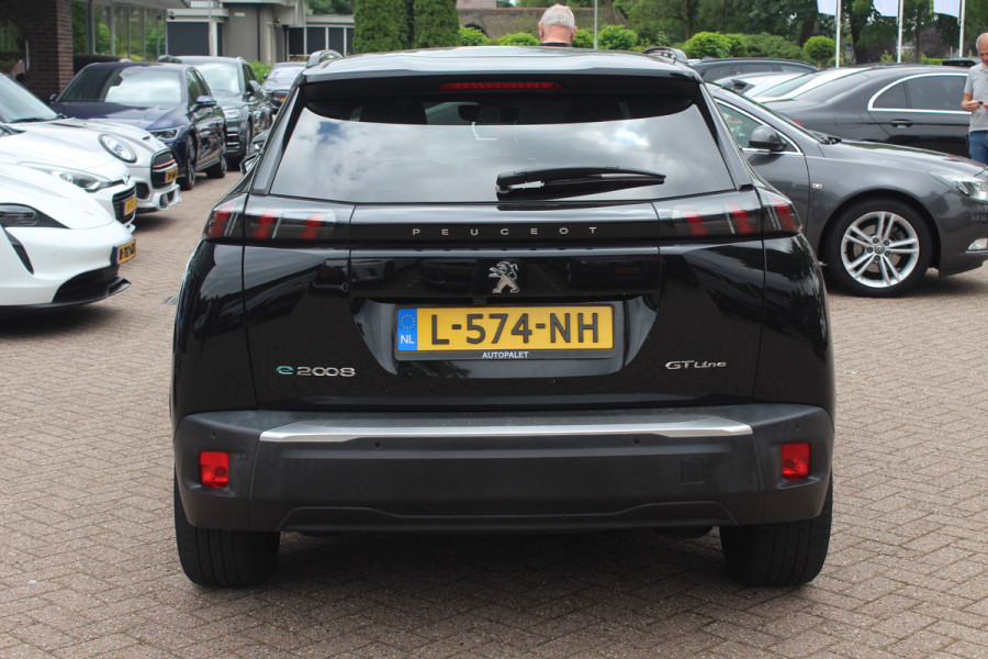 Peugeot e-2008 EV Allure 50 kWh / Camera / Half leder / Virtual Cockpit / 17'' / LED Koplampen / Keyless / Navigatie / Stoelverwarming / Cruise Control