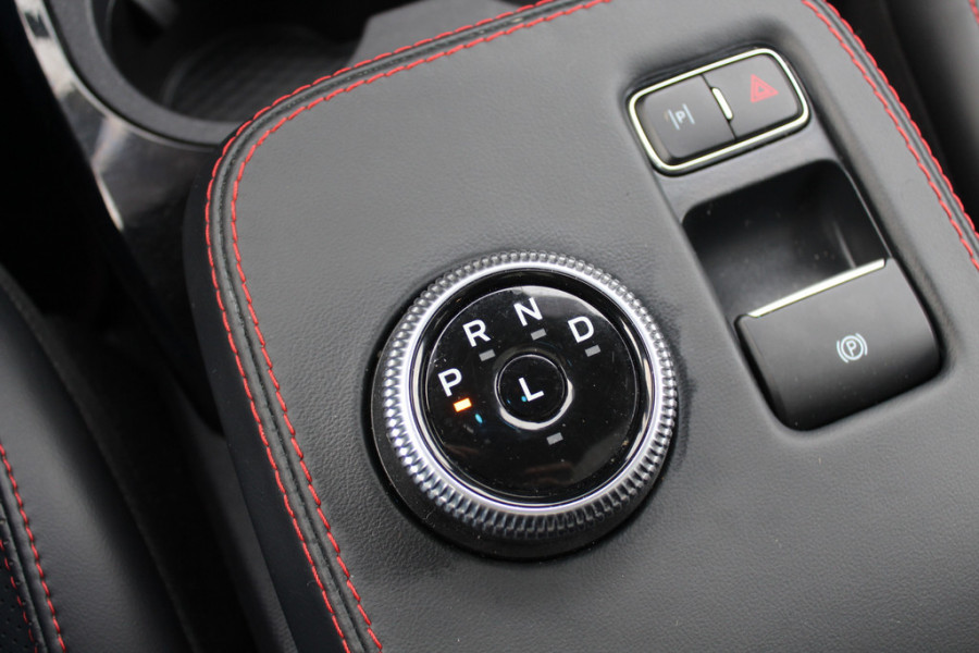 Ford Mustang Mach-E Extended First Edition AWD 98 kWh / Glascoating / Trekhaak / Panoramadak / Camera / Leder / 19'' / B&O / Keyless / DAB / Dodehoek / ACC / Navigatie / Sfeerverlichting / Stoelverwarming