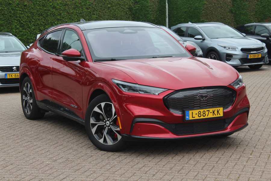 Ford Mustang Mach-E Extended First Edition AWD 98 kWh / Glascoating / Trekhaak / Panoramadak / Camera / Leder / 19'' / B&O / Keyless / DAB / Dodehoek / ACC / Navigatie / Sfeerverlichting / Stoelverwarming