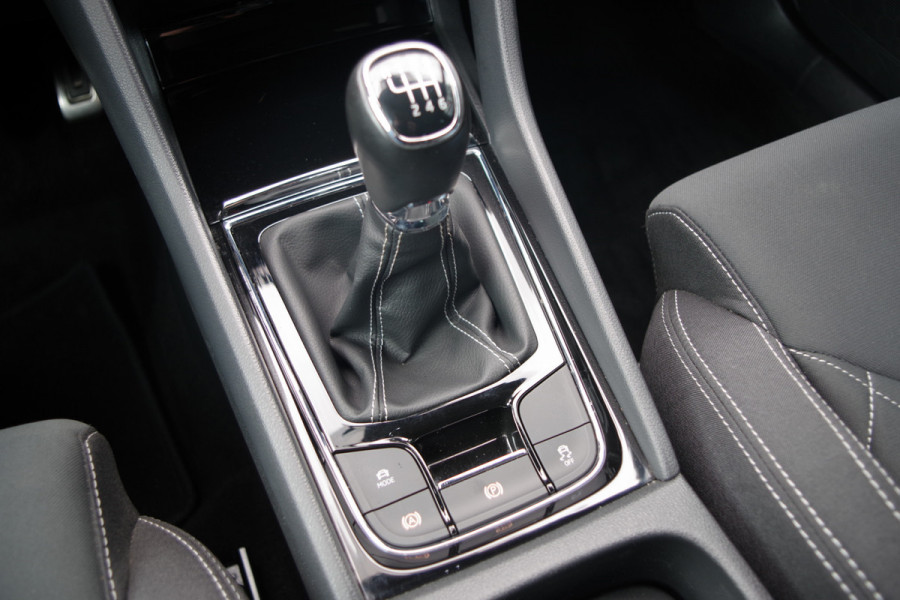 Škoda Karoq 1.5 TSI ACT 150 PK Sportline Bns, Adap. Cruise Control, Camera, Carplay