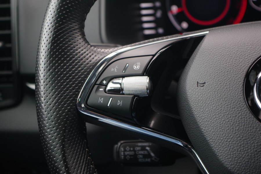 Škoda Karoq 1.5 TSI ACT 150 PK Sportline Bns, Adap. Cruise Control, Camera, Carplay