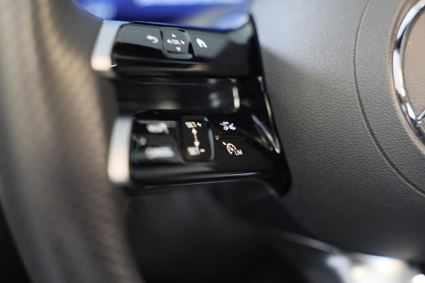Mercedes-Benz C-Klasse 300 e 4MATIC AMG 63 Look / Acc / Memory / Burmester / Head Up / 360 Camera / Leder / Navi / Led / 20 Inch