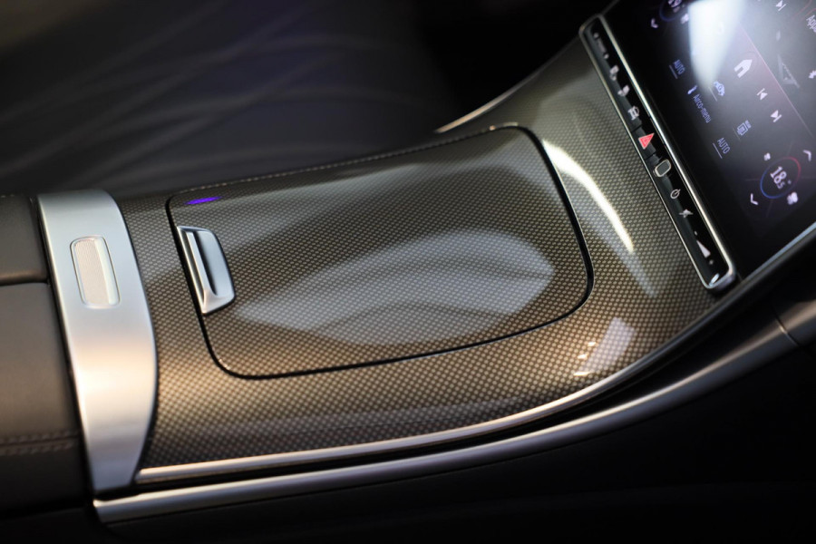 Mercedes-Benz C-Klasse 300 e 4MATIC AMG 63 Look / Acc / Memory / Burmester / Head Up / 360 Camera / Leder / Navi / Led / 20 Inch
