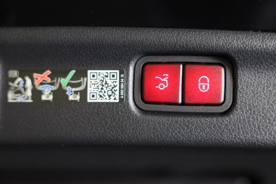 Mercedes-Benz C-Klasse 300 e 4MATIC AMG 63 Look / Acc / Memory / Burmester / Head Up / 360 Camera / Leder / Navi / Led / 20 Inch