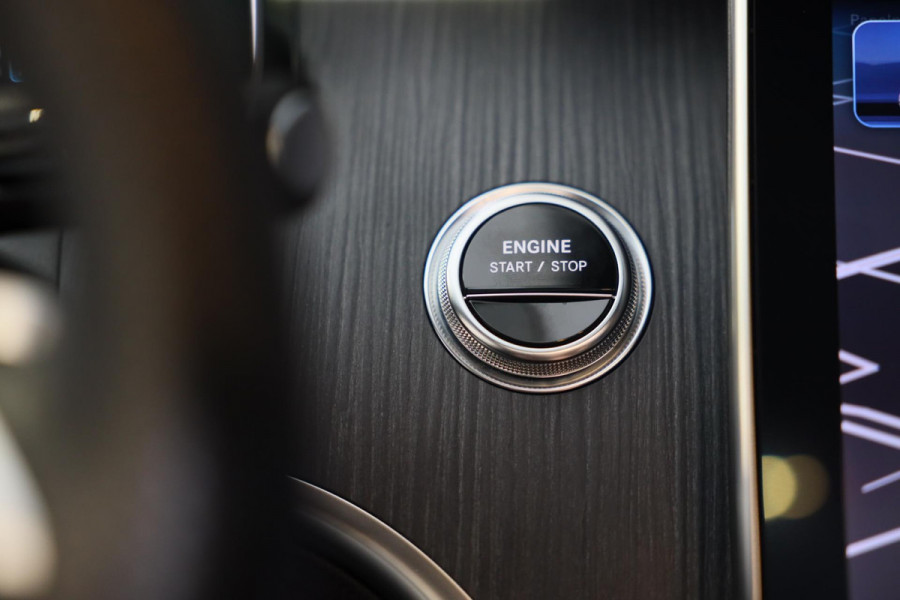 Mercedes-Benz C-Klasse 300 e 4MATIC AMG 63 Look / Acc / Memory / Burmester / Head Up / 360 Camera / Leder / Navi / Led / 20 Inch