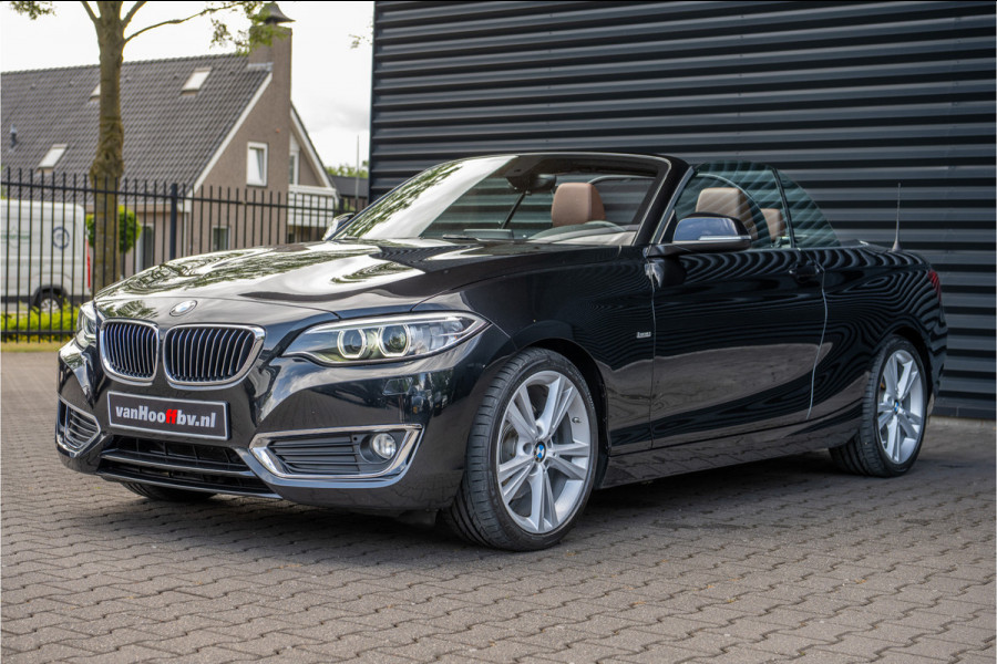BMW 2 Serie Cabrio 220i Luxury Line Xenon - M Sport stuurwiel - Sportstoel